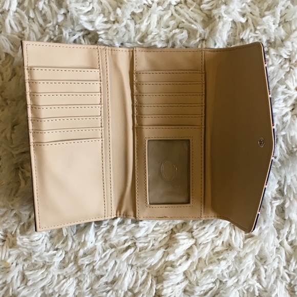 👜✨ GUESS PURSE AND MATCHING WALLET SET - Picture 5 of 5